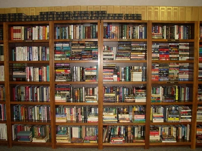 Возьму книги или целую библиотеку — бесплатно или за деньги (Москва, МО, Санкт-Петербург, ЛО)"